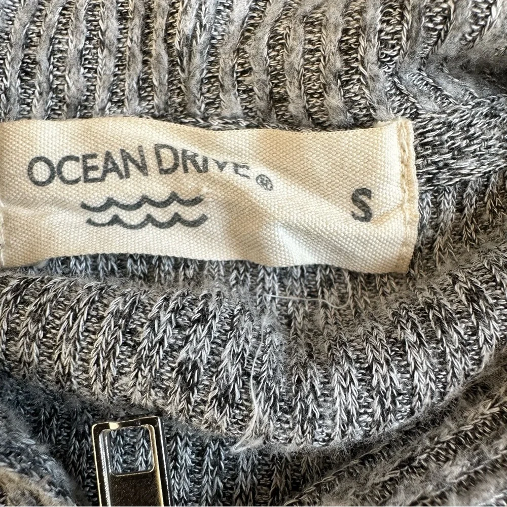 Ocean‎ Drive Gray Ribbed Zip-Up Sweater Small